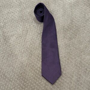 Geoffrey Beene 100% Silk Purple and Navy Necktie